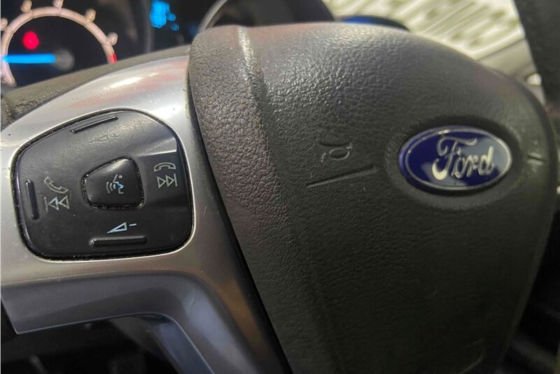 FORD FIESTA 1.6 TITANIUM HATCH 16V FLEX 4P MANUAL 2014