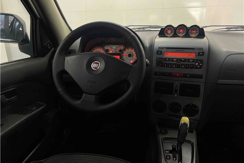 FIAT PALIO 1.8 MPI ADVENTURE WEEKEND 16V FLEX 4P AUTOMÁTICO 2012