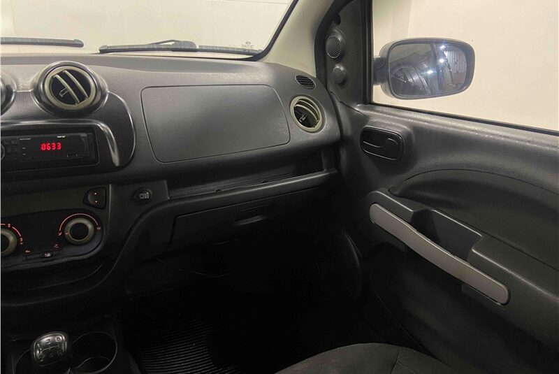 FIAT UNO 1.0 VIVACE 8V FLEX 2P MANUAL 2012