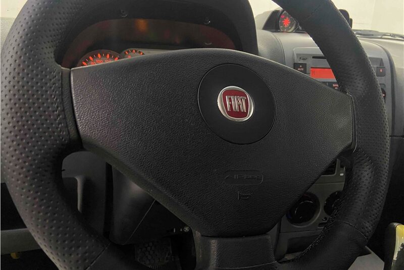FIAT PALIO 1.8 MPI ADVENTURE WEEKEND 16V FLEX 4P AUTOMÁTICO 2012