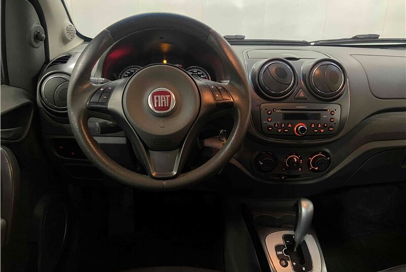 FIAT PALIO 1.6 MPI ESSENCE 16V FLEX 4P AUTOMÁTICO 2013