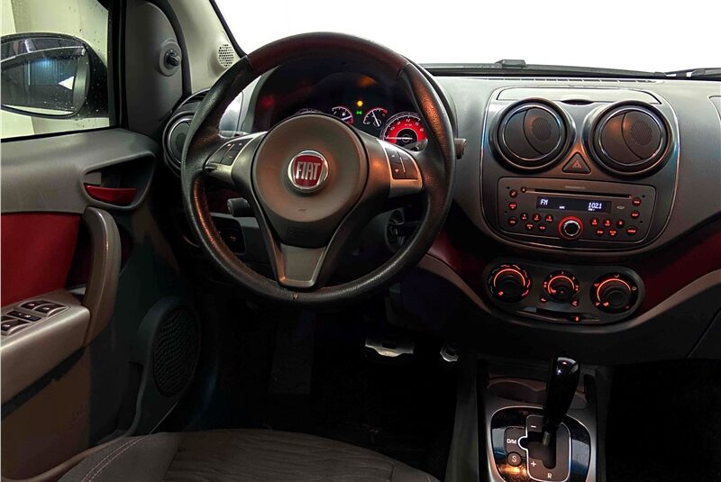 FIAT PALIO 1.6 MPI SPORTING 16V FLEX 4P AUTOMÁTICO 2014