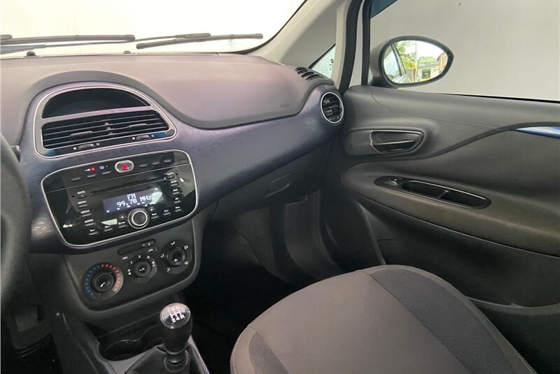 FIAT PUNTO 1.4 ATTRACTIVE 8V FLEX 4P MANUAL 2014