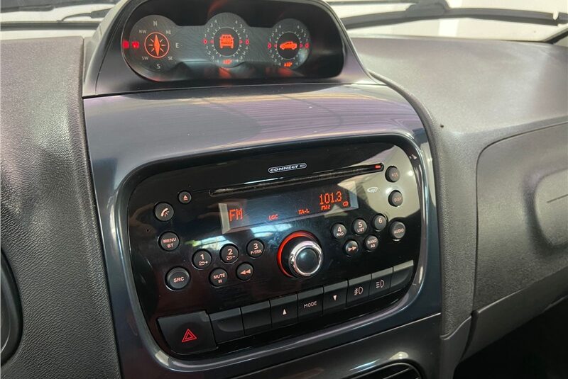 FIAT STRADA 1.8 MPI ADVENTURE CD 16V FLEX 3P MANUAL 2015