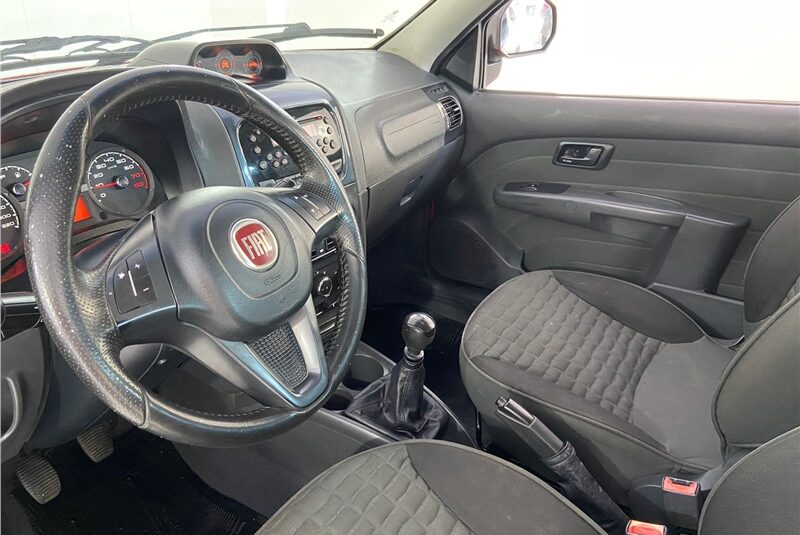 FIAT STRADA 1.8 MPI ADVENTURE CD 16V FLEX 3P MANUAL 2015