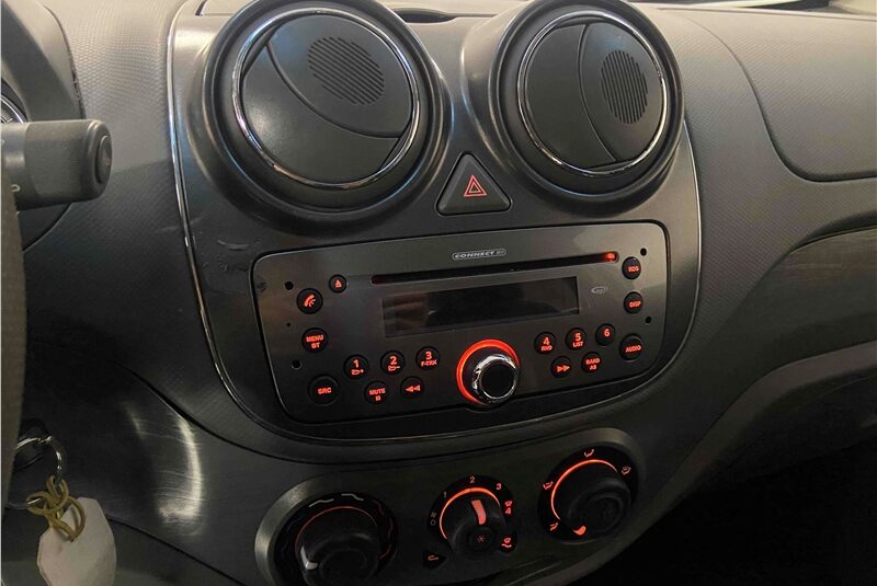 FIAT PALIO 1.6 MPI ESSENCE 16V FLEX 4P AUTOMÁTICO 2013