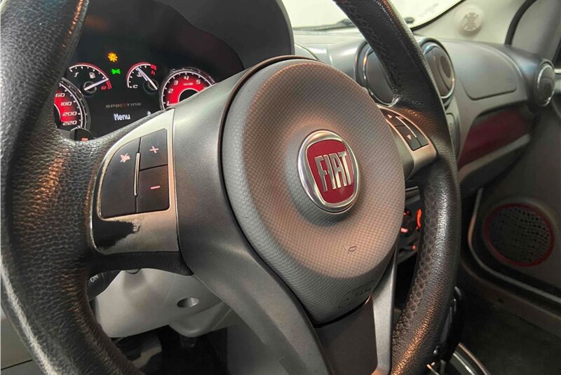 FIAT PALIO 1.6 MPI SPORTING 16V FLEX 4P AUTOMÁTICO 2014