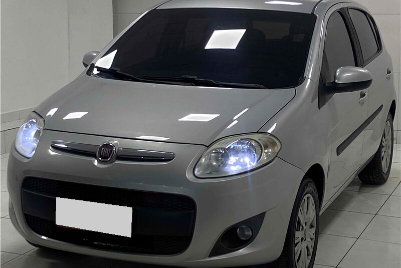 FIAT PALIO 1.6 MPI ESSENCE 16V FLEX 4P AUTOMÁTICO 2013