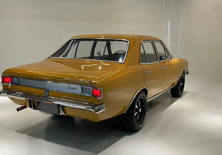 Chevrolet OPALA SEDAN 4.1